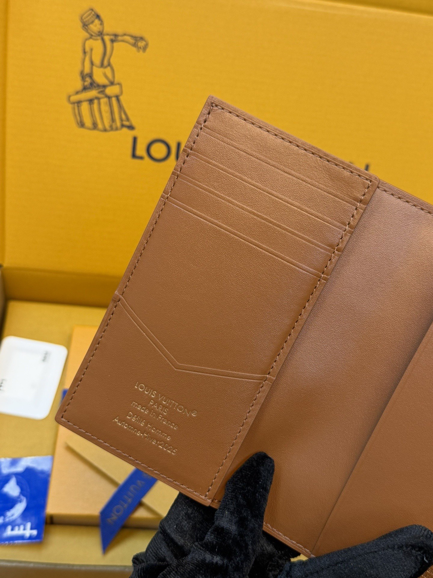 320¥ Premium Full-Steel Wallet, Authentic Design, Top-Grain Cowhide, 163 Dynamic, Boutique-Style Packaging, Complete Set as Pictured: Packaging, Certificate of Authenticity, Copper Electronic Tag, Gift Bag! M26059 Dark Green - Image 4