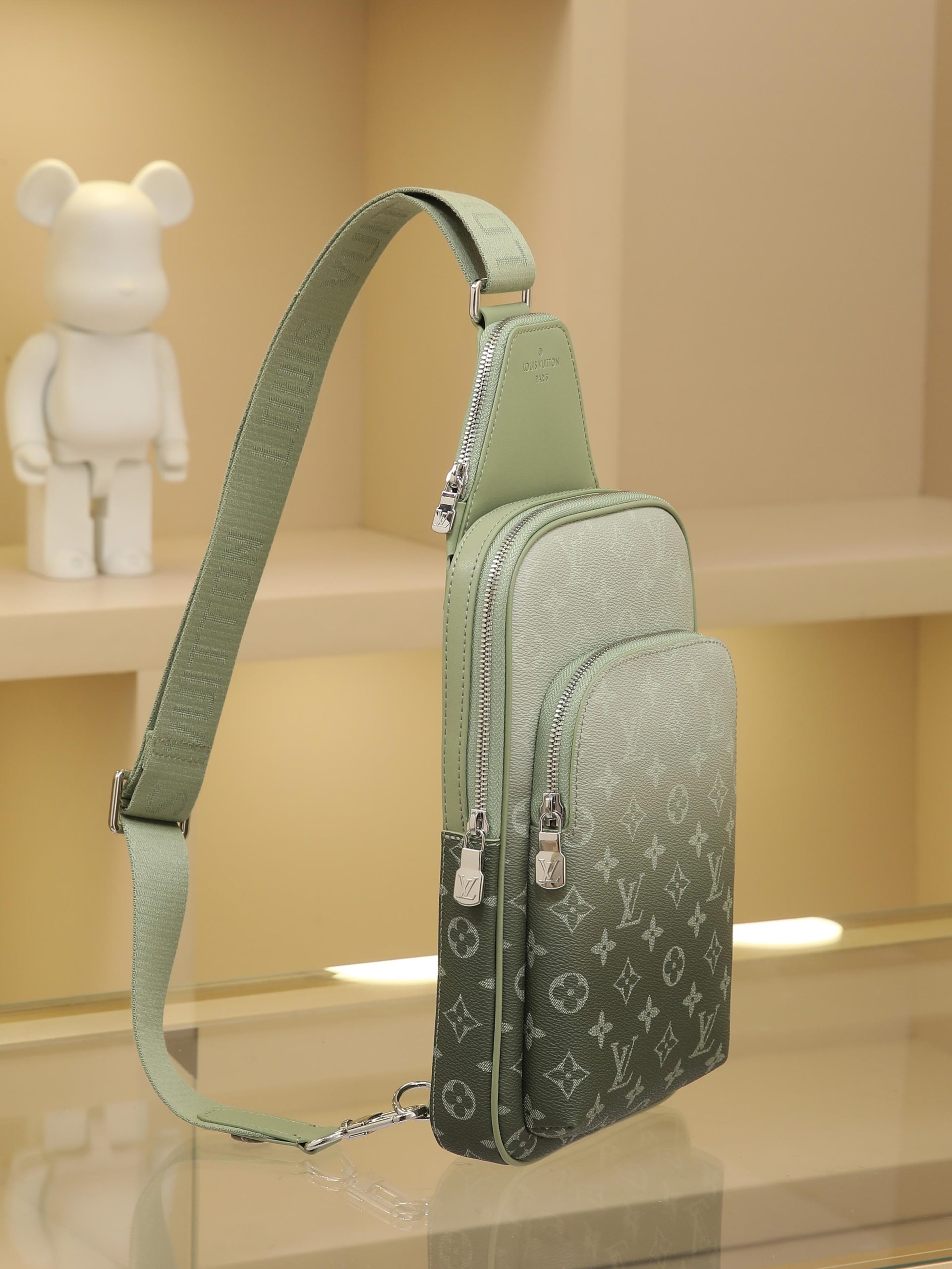 This Avenue crossbody bag in Damier Graphite canvas is the perfect companion for urban living: compact and stylish, it exudes a relaxed, unrestrained attitude.Features an adjustable shoulder strap for comfortable wear on either shoulder. Ergonomic design enhances carrying comfort. Dual zipper closure ensures secure storage for valuables. Dimensions: 20*31*7cm-9158065 - Image 2