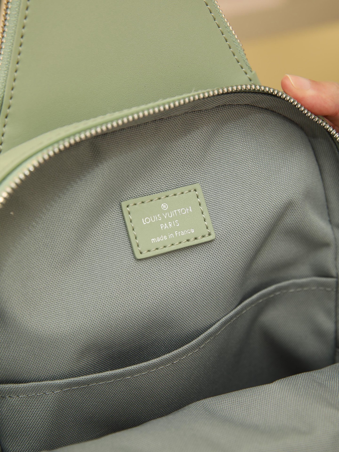 This Avenue crossbody bag in Damier Graphite canvas is the perfect companion for urban living: compact and stylish, it exudes a relaxed, unrestrained attitude.Features an adjustable shoulder strap for comfortable wear on either shoulder. Ergonomic design enhances carrying comfort. Dual zipper closure ensures secure storage for valuables. Dimensions: 20*31*7cm-9158065 - Image 8