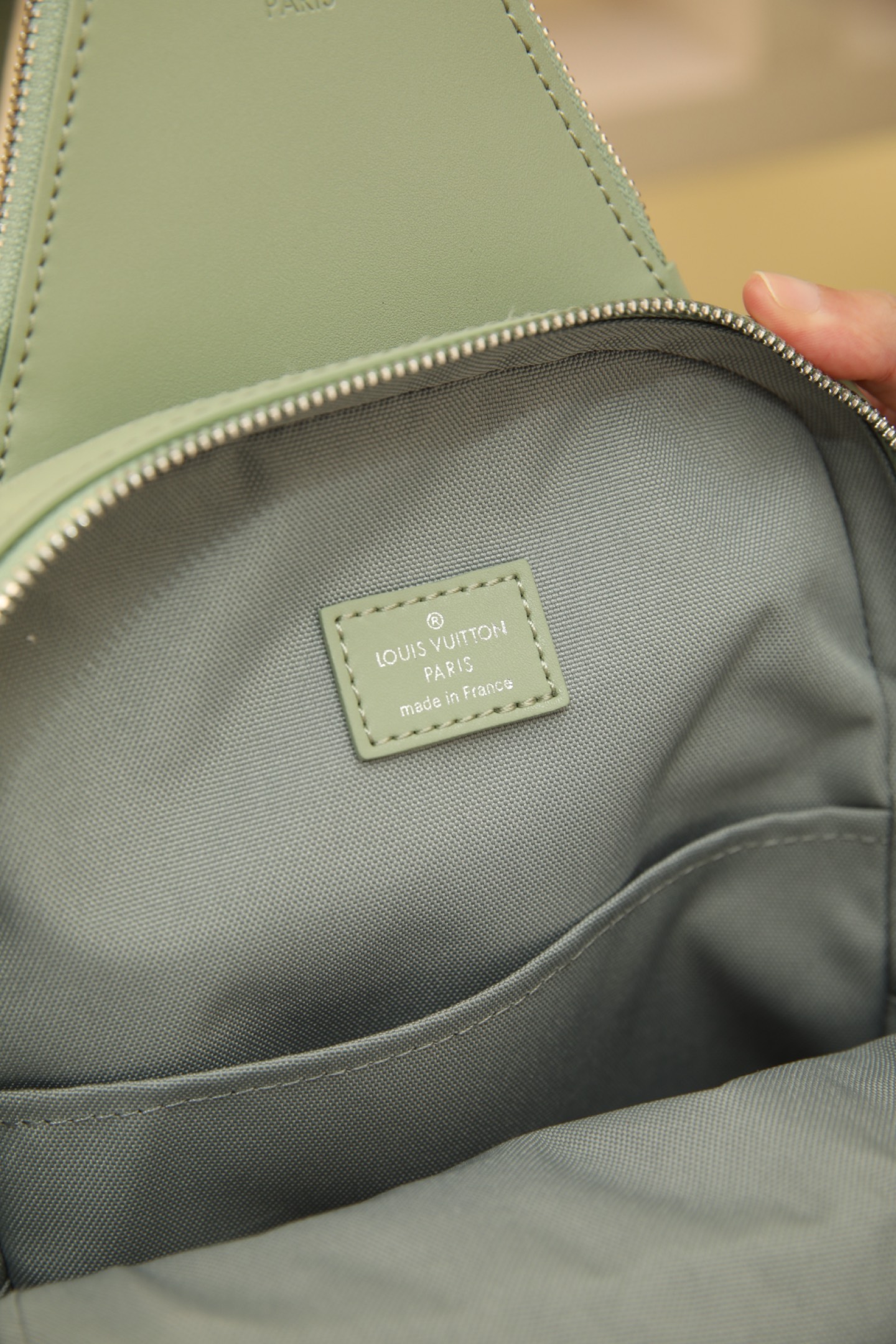 This Avenue crossbody bag in Damier Graphite canvas is the perfect companion for urban living: compact and stylish, it exudes a relaxed, unrestrained attitude.Features an adjustable shoulder strap for comfortable wear on either shoulder. Ergonomic design enhances carrying comfort. Dual zipper closure ensures secure storage for valuables. Dimensions: 20*31*7cm-9158065 - Image 9