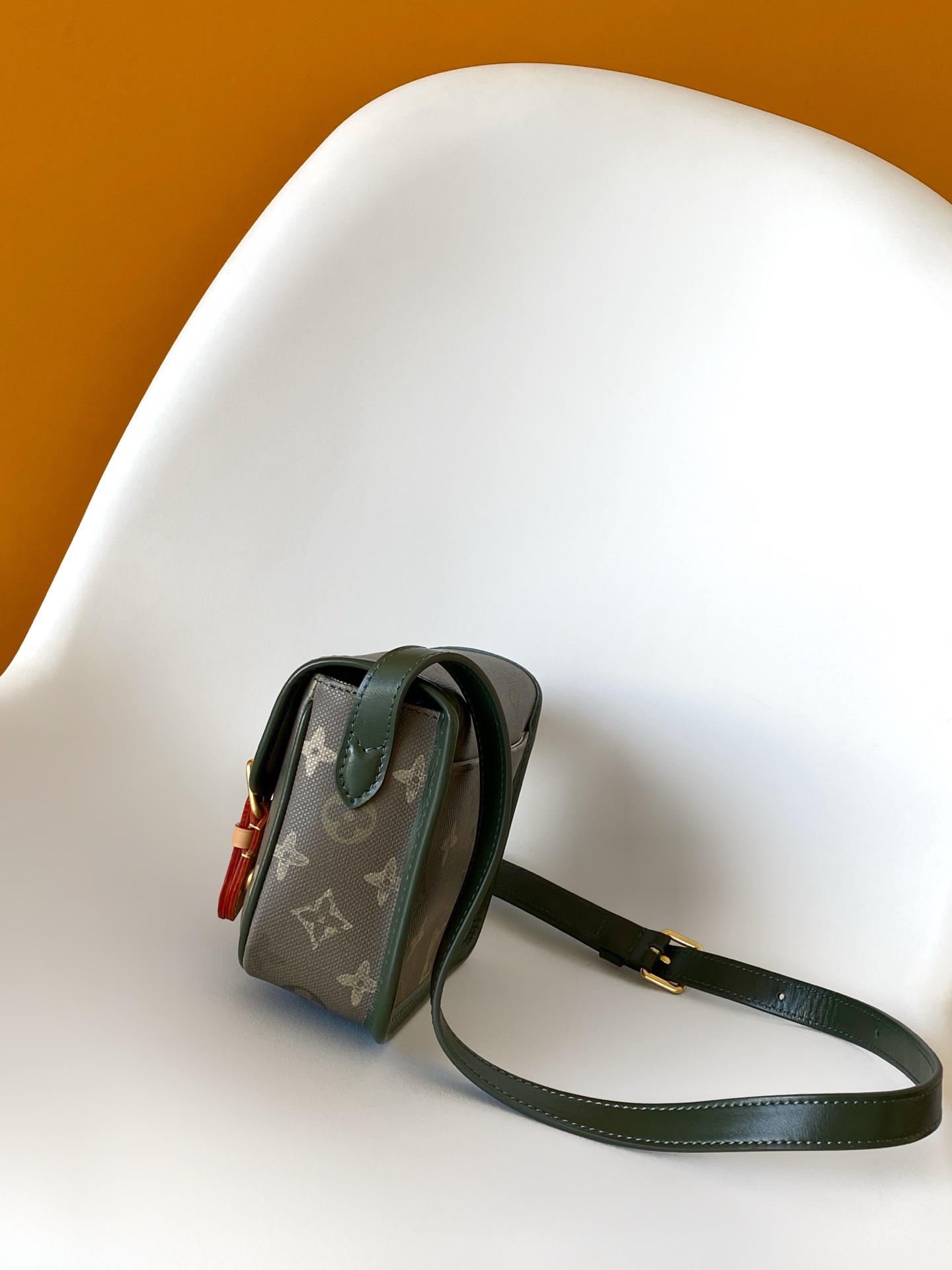 P540 ¥15 x 6 x 19.5 cm - Image 3