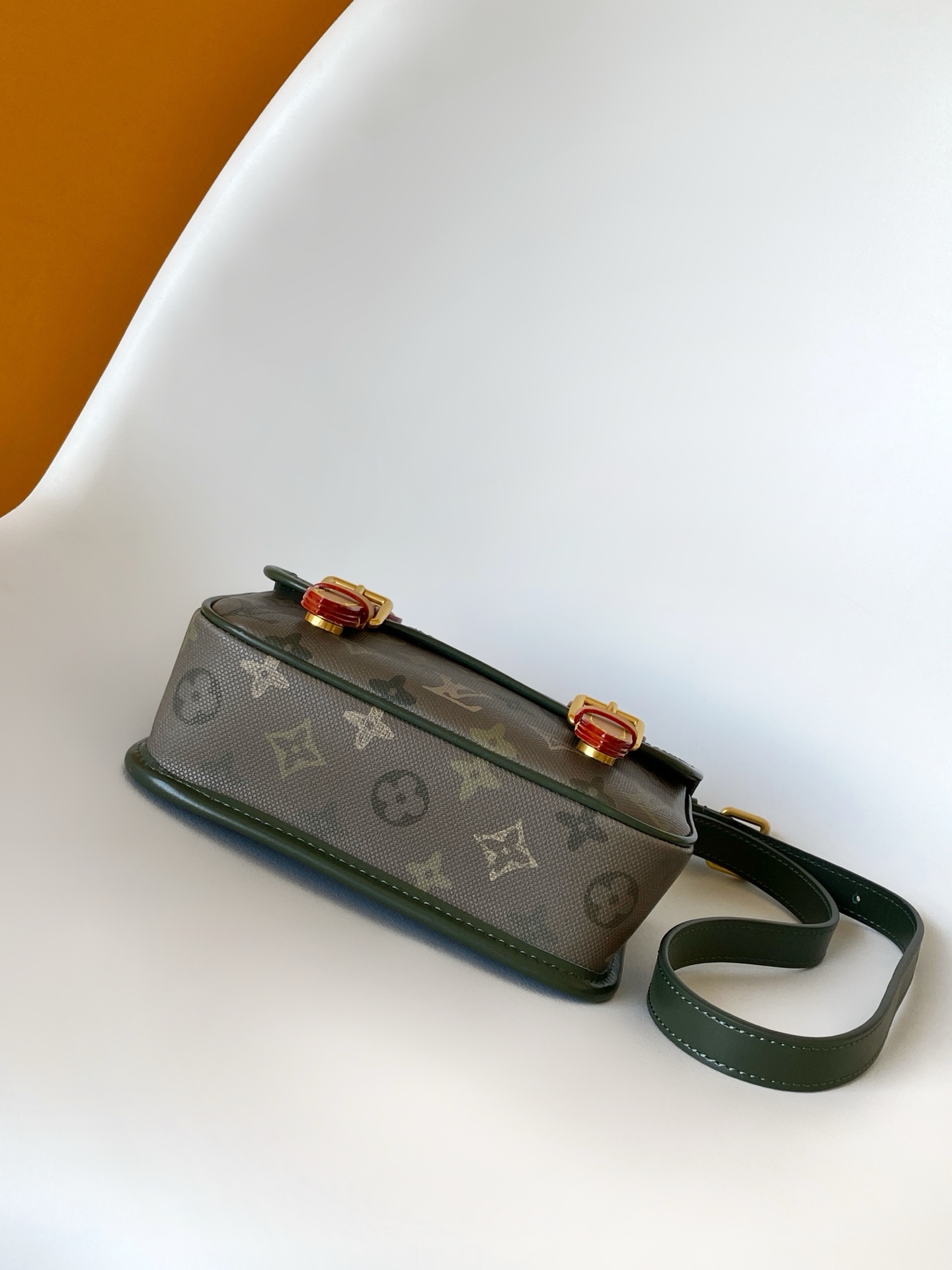 P540 ¥15 x 6 x 19.5 cm - Image 4