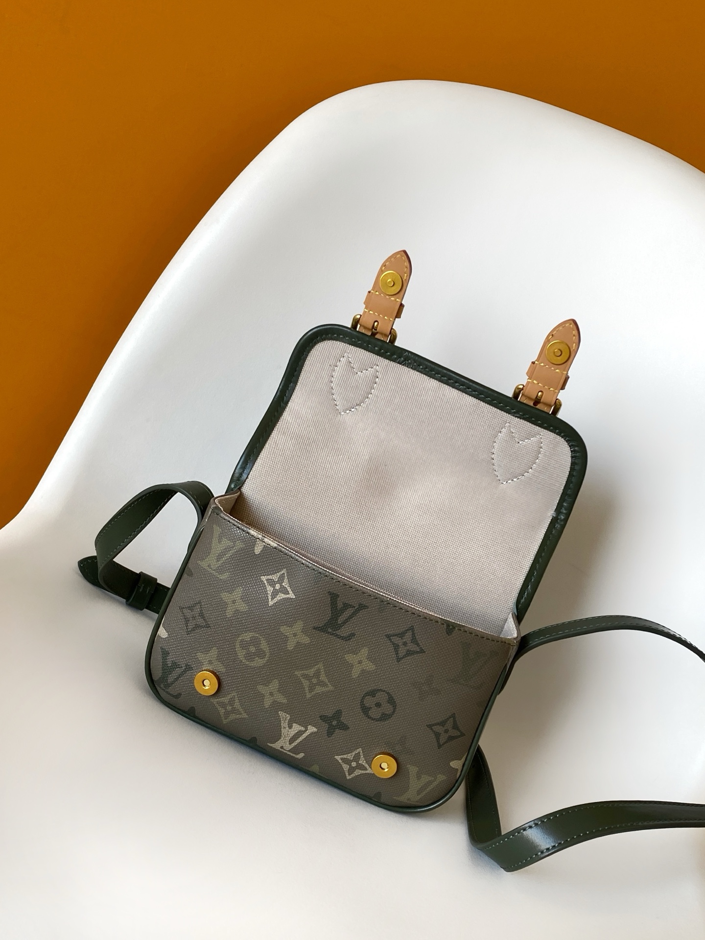 P540 ¥15 x 6 x 19.5 cm - Image 7