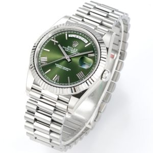 Alternative view of PPM Mods Weighted DD - Ceiling-Level 'Rolex DD Day-Date' PPM's replica DD redefines the weighted version, featuring genuine original molds for strap color, dial color, watch weight, and thickness. The strap incorporates ceramic tubes compatible with authentic models—this is not a compromised replica, but a comprehensive leap in materials and craftsmanship!Rejecting "market-grade" imitations, every gram of weight (precise 209g-212g) and every millimeter of thickness fights for the dignity of the original. Bracelet: Authentic 3mm thickness Weight: Approx. 107g (non-extended) 🈚 Ceramic tube version ±1-2g.Case: Original thickness: 12.3mm (non-thickened) Weight: Original 3255: 102g; Optional 2836: ±1g. Full series total weight: 209g-212g. ⚠️"Excludes diamond-bezel models." Authentic thickness achieved through monolithic forging of high-density aerospace-grade military alloy, with hardness rivaling 18K gold!Exclusive vacuum ion-plated gold technology delivers a luster infinitely close to 18K gold's unique warm texture, offering scratch resistance and durability. Precisely replicates every link's shape, thickness, and curvature of the genuine strap. Dial: Features original 3D ink, matching the top-tier dial craftsmanship of the factory. Sharp hands, full hour markers, and uniform luminescence.Movement options: Premium Edition 2836 or 3255 integrated movement (±72-hour power reserve) available for your selection!