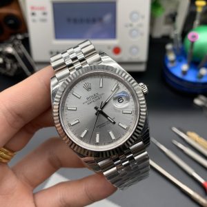 Alternative view of Silver-Faced Log