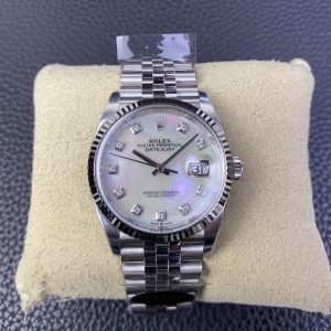 Clean Factory/C Factory Rolex 126234 36mm Datejust Diamond-Set Model Now Shipping Great news for those with smaller wrists! This release features the 36mm Datejust, a perfect 1:1 replica molded with the 3235 movement. For the first time, it comes in blue/black/green/white Roman numeral dials—all authentic replica molds. It maintains the same quality as the 41mm Datejust previously launched by C Factory.A series of authenticity comparisons will follow. For the green dial's color reference, see the 41mm green model comparison. Case and bracelet remain crafted from 904L stainless steel. The highly anticipated palm leaf pattern will be released soon—stay tuned!