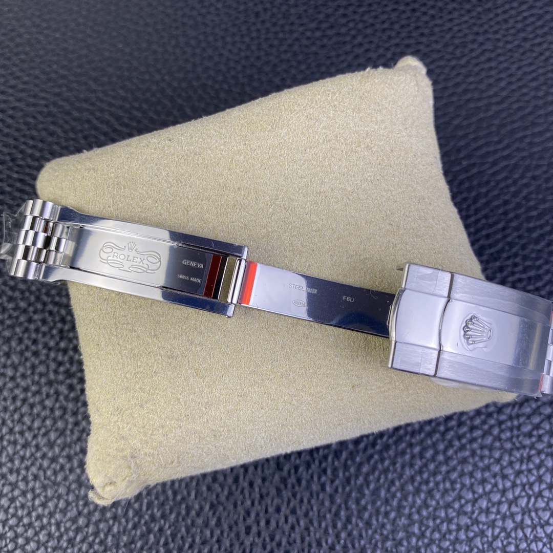 Clean Factory/C Factory Rolex 126234 36mm Datejust Diamond-Set Model Now Shipping Great news for those with smaller wrists! This release features the 36mm Datejust, a perfect 1:1 replica molded with the 3235 movement. For the first time, it comes in blue/black/green/white Roman numeral dials—all authentic replica molds. It maintains the same quality as the 41mm Datejust previously launched by C Factory.A series of authenticity comparisons will follow. For the green dial's color reference, see the 41mm green model comparison. Case and bracelet remain crafted from 904L stainless steel. The highly anticipated palm leaf pattern will be released soon—stay tuned! - Image 8