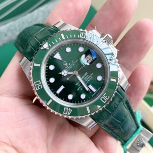 Alternative view of The green Submariner with a green strap—it's a real treat.