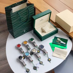 The new Rolex Perpetual Datejust 124300-0001 in 7 colors launched in September 2020! Though marketed as an entry-level model, prices have soared since Rolex announced temporary production halts in April. This month's releases were pre-produced last year for global distribution, making quantities extremely limited!Our channels secured just one piece at a premium price, acquired immediately. To deliver superior craftsmanship aligned with our quality-first philosophy, we exclusively develop authentic replicas—unlike market imitations based on old models or official images that appear fake upon wear. Our 1:1 molds replicate genuine details with 98% accuracy; distinguishing authenticity without opening the case back is nearly impossible. We welcome comparisons.Crafted from genuine 904L stainless steel, even the smallest components are made from this premium material—a remarkable achievement considering the original is notoriously scarce. Retailers sell it for ¥10,600, while the current market price hovers around ¥56,000, often with limited availability. Acquiring a replica that matches the original's appearance, materials, and intricate craftsmanship for just a fraction of the cost offers genuine value.Crucially, our movement uses the Swiss ETA 2824. With proper care, it will serve you reliably for decades—a timeless classic you can pass down!As for the 2836 and 2892 movements, they're essentially identical to the 2824—just different sizes and thicknesses. Yet they cost twice as much, making them a poor value. As for Rolex movements, no manufacturer worldwide can replicate them. An official replacement movement costs around ¥15,000 and requires a two-month wait.Dial diameter: 41mm. Sapphire crystal. Superb night-time visibility. Exceptional case and bracelet craftsmanship and polish. Watch, tag, and warranty card all match—one watch, one code, never duplicated. Distinguishes it from ordinary goods. Quality is evident the moment you hold it—feel free to compare and inspect. Comes with full packaging. A great value for personal use! Colors: 7 options. Dial: 41mm diameter.