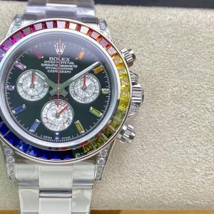 Crafted with utmost dedication to achieve the authentic Rolex Rainbow Daytona effect, this masterpiece was developed through substantial investment and meticulous engineering. Each of the three independent chronograph subdials features a unique golden crystal special effect. The mesmerizing reflections and magnificent colors fully showcase the exquisite structure of the golden crystal, making every piece a naturally formed work of art.The golden crystal chronograph subdials create a striking contrast against the black dial, harmonizing with the gemstone hues. Paired with diamond-set hour markers and gold hands, the entire dial radiates a dazzling brilliance, achieving an overwhelming aesthetic appeal that makes it impossible to put down.Rolex's most sought-after Cosmograph Daytona model features a case crafted from imported genuine 904L steel, matching the authentic material specification. The steel bracelet boasts a finely brushed finish, presenting a brighter, whiter, and more lustrous appearance while offering exceptional durability and scratch resistance.[Functionality] The movement retains its powerful chronograph capabilities, now paired with the new 4130 full-function chronograph movement. [Bezel] The newly crafted monobloc ceramic bezel mirrors the authentic manufacturing process, delivering deep, rounded engravings. [Details] The hour markers feature a mirror-polished finish with no rough edges, utilizing Swiss-imported high-intensity luminous paint.Hour and minute hands feature grooved-cut black lacquer filling—not ordinary printing—resulting in vastly superior texture. High-transparency sapphire crystal delivers exceptional mirror-like quality. 【Quality】Enhanced stability and oxidation resistance. Fitted with a natural rubber strap, molded from the original design using identical materials to the authentic version. Noticeably softer and smoother texture ensures a more comfortable, snug fit on the wrist.