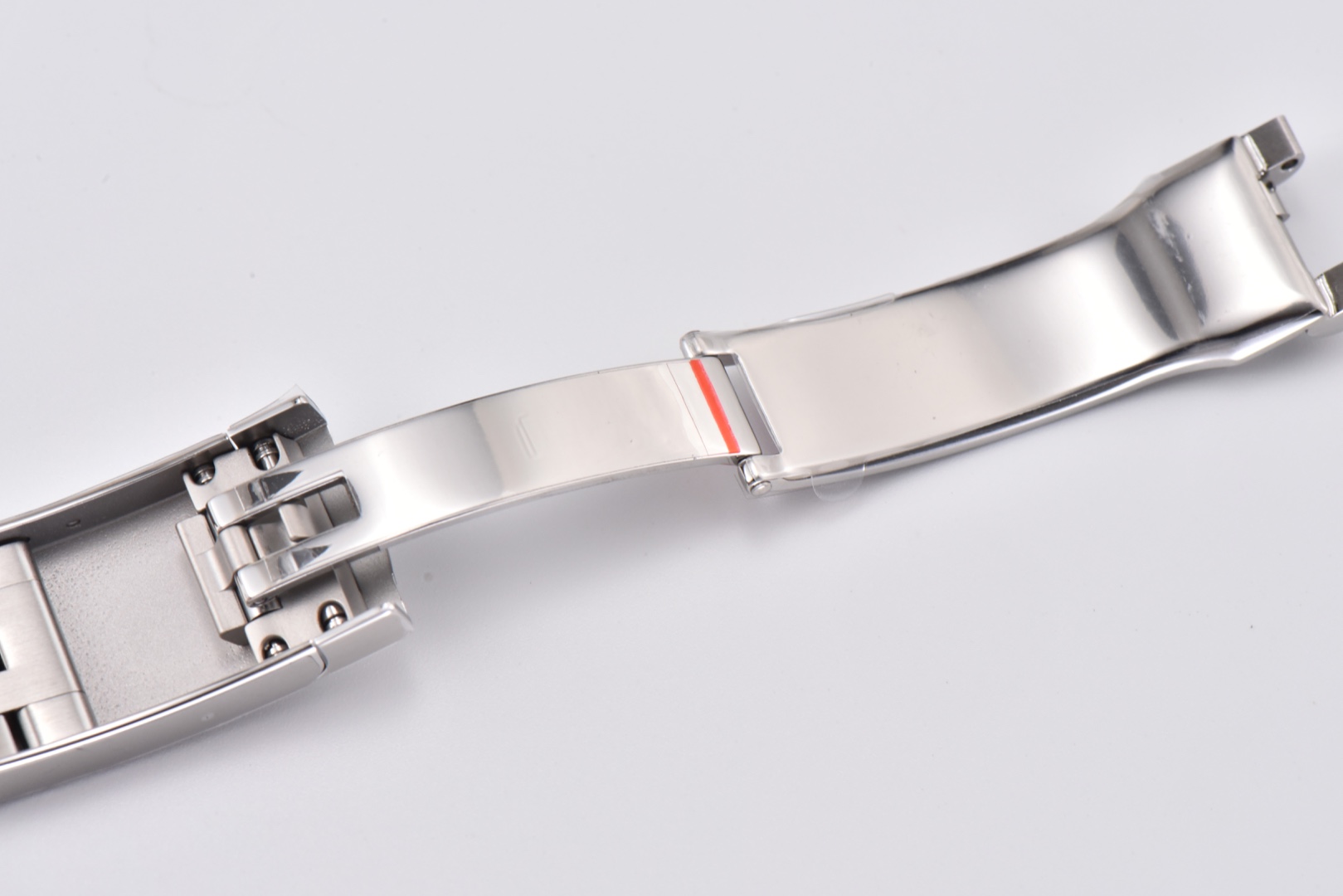 Clean Factory/C Factory Rolex 126334 Datejust 1: Features a 1:1 Super 3235 integrated movement with non-hairspring decoration. Extremely stable. 2: Entire watch crafted from 904L stainless steel /paired with AR factory steel bracelet and IP vacuum-plated platinum bezel / Free replacement if color fades 3: Dial sunray finish nearly identical to genuine 4: Market's only version with authentic calendar font; subsequent 1-31 date font authenticity comparison available 5: Only replica achieving matching luminous hands/indexes in matching color, achieved through third-party manufacturing + self-procured Swiss C1+C3 luminous powder. 6: Indexes/crown logo studs feature full platinum electroplating. Though clean styles are scarce, nearly every piece is a masterpiece. Completely resolves most Datejust pain points on the market—born for perfection. clean-datejust - Image 8