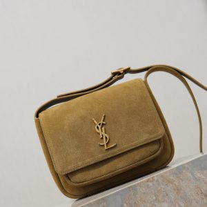 Alternative view of Gold Leaf Brushed Gold Buckle·Niki_baby Unisex Salt-Style Academic Shoulder Bag Suede exterior paired with lightweight, soft calfskin lining Understated luxury with versatile styling Commuter silhouette suitable for both casual and sophisticated looks Signature logo design for minimalist appeal Effortlessly stylish whether worn crossbody or over the shoulder A timeless piece worth adding to your collection👣 Model No.: 633151-1 Dimensions: 22×16.5×12cm633151-1 Dimensions: 22×16.5×12cm