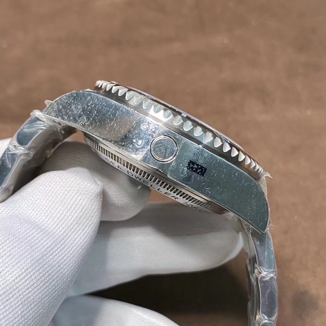 Rolex Gradient Ghost King Men's Watch If you prefer larger watches, this might be worth considering. - Image 6