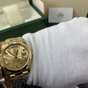 Royal Authentic  Rolex Day-Date Men's Gold Rolex
