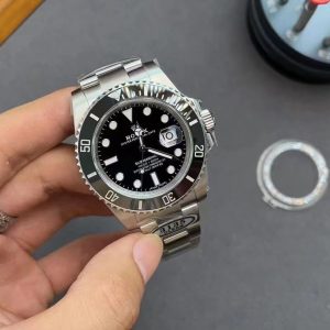 Alternative view of Black Ghost 3135 Movement