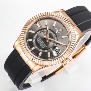 Alternative view of 【Factory2022 Masterpiece】Rolex Sky-Dweller! Stunning Details: 【Case】42mm diameter, steadfast and reliable, exuding elegance! Bezel features Rolex Ring Command triangular grooves, with rotating outer ring for month adjustment! Scratch-resistant sapphire crystal, anti-reflective convex magnified date window. 【Bracelet】Oystersteel!Triple-link bracelet with Oysterlock clasp and 5mm Easylink extension system. 【Dial】Sunburst finish with red dot month indicator at 12 o'clock. 【Movement】Powered by the automatic mechanical 9001 caliber. 【Functions】Date display / Month display / Annual calendar / Dual time zone! Factory's Masterpiece—Deserving of Your Own!