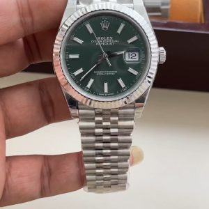 VS Rolex Datejust Series / 41mm Green Dial / Dandong 3235 Automatic Mechanical Movement with 72-Hour Power Reserve