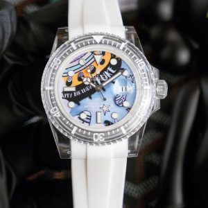 Rolex Submariner Transparent Edition Reveals a Different You The Crystal Series, a collaboration between Phantom Lab and Rolex, combines elegant modern aesthetics with masterful watchmaking craftsmanship.Rolex pioneers crystal craftsmanship. The Rolex Crystal Submariner features enhanced luminescence on the dial. Its case structure integrates meticulously processed crystal through laminated crystal technology, delivering exceptional hardness and scratch resistance. Each component is meticulously cut from a single block of crystal, achieving pure, translucent quality. This imbues every Crystal Rolex with a profound spiritual essence. Additionally, a complimentary strap is included.