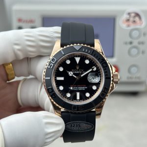 "N+" Rolex Yacht-Master Series / 42mm case diameter / Powered by the 3235 integrated movement / Free rubber strap with purchase. C/Vs factory quality. C factory with random serial numbers. (Top-tier C-grade, C factory/Vs factory alternatives!)