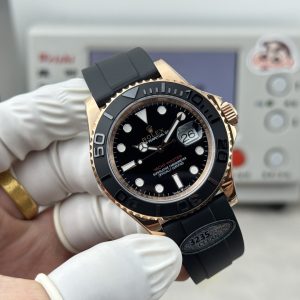 Alternative view of "N+" Rolex Yacht-Master Series / 42mm case diameter / Powered by the 3235 integrated movement / Free rubber strap with purchase. C/Vs factory quality. C factory with random serial numbers. (Top-tier C-grade, C factory/Vs factory alternatives!)