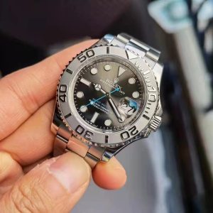 Alternative view of Gray Yacht