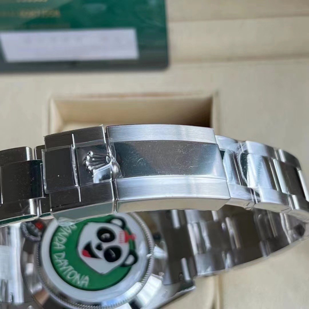 Better(BT) 4130 Daytona: Superior Manufacturer, Superior Quality, Truly Royal! The ultimate timepiece, the finest Daytona BT (Better) factory-made replica—guaranteed premium craftsmanship. Welcome to appreciate! Better Factory 2022 Latest Daytona Specifications: Model: 116500 Dimensions: 40mm × 12.4mm Functions: Hours, Minutes, Seconds, Chronograph Movement: 4130 Power Reserve: Over 48 hours Crystal: Sapphire Dial: White, Black Material: 904L Stainless Steel Strap: AR FactoryHours, Minutes, Seconds, Chronograph Display Movement: 4130 Power Reserve: Over 48 hours Crystal: Sapphire Dial: White Dial, Black Dial Material: 904L Stainless Steel Bracelet: AR Factory Steel Bracelet Bezel: Ceramic Bezel with Platinum-Plated Film Luminescence: Swiss Luminous Paint Water Resistance: 100 meters Nine Key Highlights of the Rolex Daytona by BT Factory (Better Factory): 1. The BT Factory Daytona 4130 movement watch thickness matches the latest 2022 model at 12.4mm. Older versions were 12.4mm. Other market versions use 7750 fake bridge movements, achieving reduced thickness by flattening the pin bar. Stability is extremely poor, failing to match the genuine article. 2. Features the 4130 movement (originally from N Dandong Factory), with engraved and electroplated fonts on the back plate for enhanced brightness. 3. Steel bracelet sourced from the original AR Factory. Additionally, the clasp has been upgraded with improved proportions and dimensions. 4. Case crafted by N Factory based on the latest 2022 model, featuring updated polishing on the case back, enhanced gloss finish, and refined bezel edge curvature. 5. Hands upgraded by Buff Factory: all three small seconds hands and the large seconds hand are individually custom-made with solid ferrules, featuring mushroom-shaped rounded tips. 6. Cerachrom bezel further upgraded with platinum-plated lettering to prevent discoloration, along with updated font thickness. 7. The dial replicates the 2022 white version, using Swiss ink blended with Korean ceramic polishing to achieve a rich, pure milky white with no color difference from the original. This eliminates the "dead white" tint that previously appeared blackish in the market. 8. Each hour marker is individually CNC-engraved and hand-polished at the edges. The luminous material uses Swiss phosphorescent powder, matching the genuine version perfectly. The final effect delivers the closest luminous visual to the original in the market. 9. The crystal employs fully transparent sapphire glass with no visible edges. Currently, most market crystals exhibit a thick, rounded edge appearance. Only BT Factory's craftsmanship matches the genuine article's details. Better Factory is a watchmaker with 30 years of manufacturing experience. Leveraging extensive resources, it possesses substantial technical expertise and industry connections. Watch enthusiasts are welcome to compare our products with originals and share valuable feedback. Thank you for your support! - Image 9