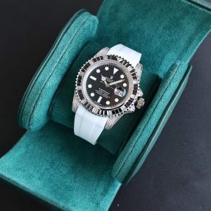 Alternative view of Black and white paired with the Black Submariner