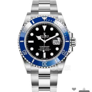 The all-new upgraded Blue Submariner 126619LB-0003 watch arrives in 2021 with a blue dial replica [color]. This upgrade features an official-synchronized blue Submariner steel bracelet, with middle links polished to match the original factory finish—distinguishing it from other colored Submariners [seductive]. Redefining the quality and value standards of Citizen watches!This Submariner replica pursues ultimate detail and multi-tiered quality control. Specific features include: 1️⃣ Dial: Radiating sunburst finish replicates the original's light-gathering effect. Dial logo and fonts rival the genuine article. Bezel markers feature meticulously rounded edges.Indexes are generously filled with imported luminous powder. Under magnifier inspection, they appear perfectly rounded and full, delivering exceptionally strong and long-lasting nighttime visibility. ⚠️ Luminous indexes remain pristine without any taint or blemish. 2️⃣ Genuine Calendar: Original calendar font—the only replica in its class featuring authentic calendar lettering identical to the genuine article. ⚠️ Compare calendar font details using a magnifier!Blue-coated magnifier: Magnification level and case clearance details are the only ones in its class that perfectly match the genuine article. 3️⃣ Three-code matching:Exclusive across all platforms: ships with authentic accessories—watch, warranty card, and tag—all bearing identical model numbers and serial codes, with no duplicates. 4️⃣ Genuine Bezel: Ceramic bezel with milky-white luminous pearls delivering exceptional nighttime visibility. Both luminous effect and non-luminous color match the original. Bezel markers feature top-tier mercury filling—an industry first in this category.