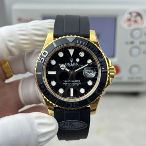 "N+" Rolex Yacht-Master Series / 42mm case diameter / Powered by the 3235 integrated movement / Free rubber strap with purchase. C/Vs factory quality. C factory with random serial numbers. (Top-tier C-grade, C factory/Vs factory alternatives!)