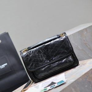 Alternative view of 【Genuine Leather】Medium Size 28cm_#Black Gold Chain# The new version of Niki is more practical, featuring an additional D-ring on each side compared to the original design. This extra step enhances its load-bearing capacity! Genuine Leather P1030 【Matching Packaging】 Model: 633158 Genuine Leather Dimensions: 28x20.5x8.5cm