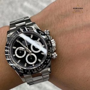 Alternative view of Blackie + Blackie, charm amplified to the max