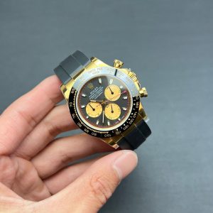 Alternative view of Little Monster Shipping Actual Shots