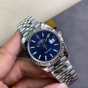 Clean Factory Authentic C Factory New Rolex Datejust Series 1: Features a 1:1 Super 3235 integrated movement with 72-hour power reserve. No fake movement decoration. Extremely stable movement. 2: Full 904L stainless steel case /paired with AR factory steel bracelet and IP vacuum-plated platinum bezel / Free replacement if color fades 3: Gray dial nearly identical to genuine 4: Market's only replica with authentic calendar font; subsequent 1-31 date fonts individually verified against genuine 5: Only replica achieving matching luminous hands/indexes in matching color—all processed by third-party factories + self-sourced Swiss C1+C3 luminous powder. 6: Indexes/crown logo studs feature full platinum electroplating. Though clean styles are scarce, nearly every piece is premium quality. Completely resolves most Datejust pain points on the market—crafted for perfection. Clean-Datejust