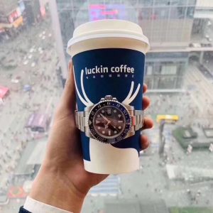 Alternative view of Trinkets hold no inherent worth; It's the heart that determines their value. Each object has its rightful owner— To the connoisseur, a thousand gold pieces bring joy; To the common man, a stone heart lies wasted.