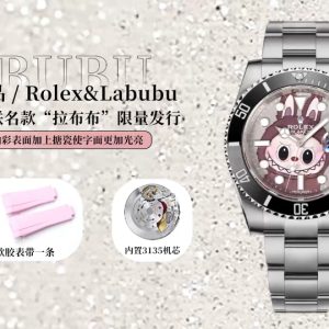 CLEAN➕出品，Rolex&Labubu劳力士Black联名款“拉布布”限量发行字面采用多色油彩表面加上搪瓷使字面更加光亮劳力士 ROLEX -粉色水鬼，40mm搭载一比一超级3135上海一体机芯，整表904L精钢 /搭配ar厂钢带，唯一做到指针夜光/字钉夜光 做到同色 秒针针轴锅盖实心中轴，因为都是第三方工厂加工+自购瑞士 c1+c3夜光粉 ，字钉ip白金电镀 6:陶瓷绿圈采用clean绿圈v4版本 颜色无限接近原装 clean陶瓷类配件 无需赘述 高品质象征 /谨防假clean圈 注意区分温润如玉夜光珠 不死白 采用clean陶瓷圈+夜光珠完美复刻 彻底解决世面上的大部分水鬼痛点，只为极致而生 精致推荐男士机械腕表