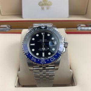 Royal Authentic  Rolex GMT-Master II Men's Watch with Five-Link Bracelet and Black-Blue Bezel