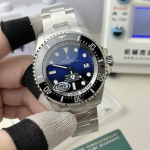 EWE 2024 Super Ghost King 904L 3235 All-in-One  New Model:The perfect replica of the Rolex SEA-DWELLER Ghost King 44MM, featuring a parallel-import Ghost King SEA case crafted from authentic Super 904L material identical to the genuine article. Equipped with a custom-made exclusive 3235 integrated movement paired with a Swiss-synchronized mainspring offering 72-hour power reserve (non-Shanghai movement at 36 hours). Redefining the pinnacle of Ghost King replicas—a truly divine-level Rolex Ghost King replica.[EWE Production]