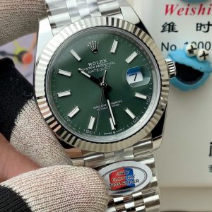 SC FACTORY Rolex Oyster Perpetual Datejust Series 41MM Features the latest version 3235 integrated movement with 72-hour power reserve Constructed with stable and reliable core technology 904L stainless steel case High-definition sapphire crystal with 2.5x magnified mineral glass, three-dimensional hands. Dial features embossed printing with clear, curved edges and beveled hour markers, plus ice-blue Swiss-imported super-luminescent coating.Both case and bracelet are crafted from 904L stainless steel (AR Factory). The bracelet offers interchangeable five-link and flat-link options. All components are manufactured by premium factories, achieving perfect alignment with the genuine article. Accessories are fully interchangeable with authentic parts. Its clean, minimalist design suits both daily wear and business settings! Meticulous polishing details ensure exquisite aesthetics, with flawless case integration and overall premium quality. We welcome connoisseurs to appreciate this masterpiece.