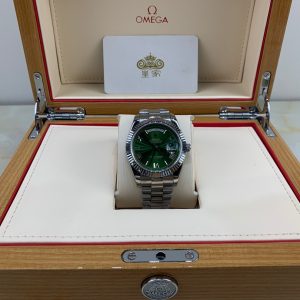 Royal Authentic  Rolex Datejust Men's Collection Watch