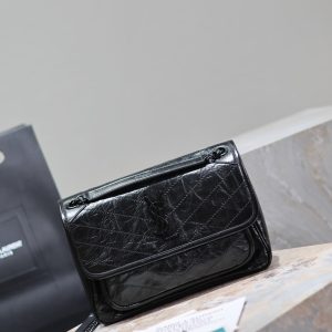 Alternative view of 【Genuine Leather】Medium Size 28cm_#Black Chain with Black Buckle# The new version of Niki is more practical, featuring an additional D-ring on each side compared to the original design. This extra manufacturing step enhances its load-bearing capacity! ZP Genuine Leather P1030 【Matching Packaging】 Model: 633158 Genuine Leather Dimensions: 28x20.5x8.5cm