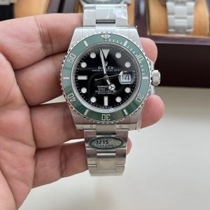 Rolex Submariner Series / 41mm Green Submariner / Shanghai Movement Modified to Dandong 3235 Automatic Mechanical