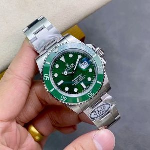 Factory Rolex 116610 Green Submariner CLEAN Factory Genuine Clean V4 latest bezel version, hand-polished three-dimensional hands/no need to replace aftermarket hands. Black-green/steel-colored Submariner, continues to use AR steel bracelet. Clean two-tone bracelet/AR steel bracelet (exclusive three-piece link design + no exposed steel on sides). Clean top-tier aftermarket green dial. Clean independently developed blue dial, all 904L material.(Genuine 18K vacuum electroplating, free replacement for discoloration) This release features five models: 116610 (Black/Green) All-Steel Submariner 114060 (Black) No-Date Submariner 116613 (Black/Blue) Two-Tone Submariner Currently only equipped with Dandong 3135 movement. Perhaps what you receive will far exceed your expectations...Stay tuned. C Factory stands with you in pursuit of excellence.