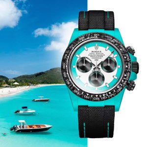 TW Factory ROLEX Cosmograph Daytona Carbon Fiber Custom Edition. This timepiece offers lightweight comfort with a rugged exterior, featuring a unique carbon fiber pattern on every watch. 【Case】 Dimensions of 40x12.4mm perfectly match the genuine model. TW Factory masterfully crafts the distinctive character of carbon fiber Rolex watches.Exclusively in the market, the entire case, bezel, and caseback are crafted from high-composite carbon fiber and ultra-bright luminous powder. Meticulous hand-polishing and chamfering enhance every detail, delivering exceptional texture.【Bracelet Clasp】The strap is crafted from synthetic fiber weave, offering breathable comfort and a soft texture. 【Movement】Features the latest precise and mature 4801 movement (functionality and thickness identical to the 4130), perfectly delivering powerful functionality—the ultimate value for money!!!