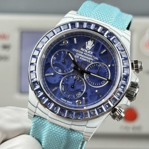 Alternative view of TW Factory ROLEX Cosmograph Daytona Carbon Fiber Custom Edition. This timepiece offers lightweight comfort with a rugged exterior, featuring a unique carbon fiber pattern on every case. 【Case】Dimensions 40x12.4mm perfectly replicate the original. TW Factory masterfully crafts the distinctive character of carbon fiber Rolex watches.Exclusively in the market, the entire case, bezel, and caseback are crafted from high-composite carbon fiber and ultra-bright luminous powder. Details undergo hand-finished chamfering and polishing for exceptional texture. 【Bracelet Clasp】The strap features a hand-woven synthetic fiber band, offering breathable comfort and soft texture. 【Movement】Equipped with the latest precise and mature 4802 movement, it perfectly delivers powerful functionality—the King of Performance!!!