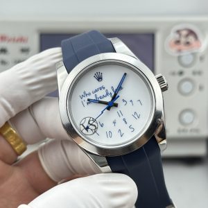 Alternative view of VS Magnetic Series "Lightning" Green Dial, Blue Dial, Black Dial, White Dial, Digital Dial VS Factory, ROLEX Milgauss Series, 🏅️ Triple-Code Authentication, NFC-Enabled! Quality Guaranteed!116400 Lightning Hands, Green Crystal, White Crystal - 904L Highest Version! Blue Dial, Green Dial, White Dial, Black Dial, Digital Dial! Anti-Magnetic Double Case Back! ✅✅✅ Synchronized green sapphire crystal, custom solid-pivot 3131 integrated movement. Dimensions: 40mm. Oystersteel forged steel case. 📸 Crafted from 904L steel—a superalloy widely used in high-tech, aerospace, and chemical industries, ensuring exceptional corrosion resistance.Oystersteel is exceptionally durable and polishable, maintaining its aesthetic integrity even in extreme environments. The electroluminescent blue dial, paired with green sapphire crystal, complements the iconic lightning-shaped seconds hand.Rolex Milgauss—A Tribute to Science! Authenticity verified by watch ⌚️ code 6R9999V6 (three codes match), clasp code 1JR, includes NFC card. Genuine VS Factory replica, shipped with actual photos. 🎁 Ultimate luxury gift recommendation💥 Authentic VS Factory quality📷