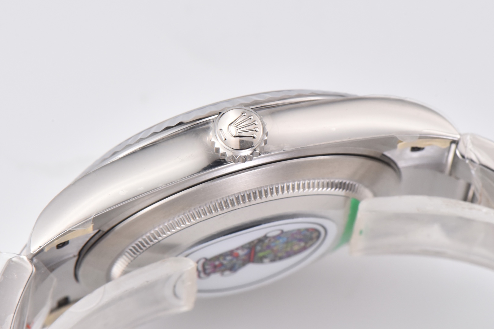 Clean Factory/C Factory Rolex 126334 Datejust 1: Features a 1:1 Super 3235 integrated movement with non-calibre decoration. Extremely stable movement. 2: Entire watch crafted from 904L stainless steel /paired with AR factory steel bracelet and IP vacuum-plated platinum bezel / Free replacement if color fades 3: Dial sunburst pattern nearly identical to genuine 4: Market's only version with authentic calendar font; subsequent 1-31 date displays feature genuine/fake font comparison 5: Only replica achieving luminous hands/indexes in matching color, achieved through third-party manufacturing + self-procured Swiss C1+C3 luminous powder. 6: Indexes/crown logo studs feature full platinum electroplating. Though clean styles are scarce, nearly every piece is a masterpiece. Completely resolves most Datejust pain points on the market—born for perfection. clean-datejust - Image 4