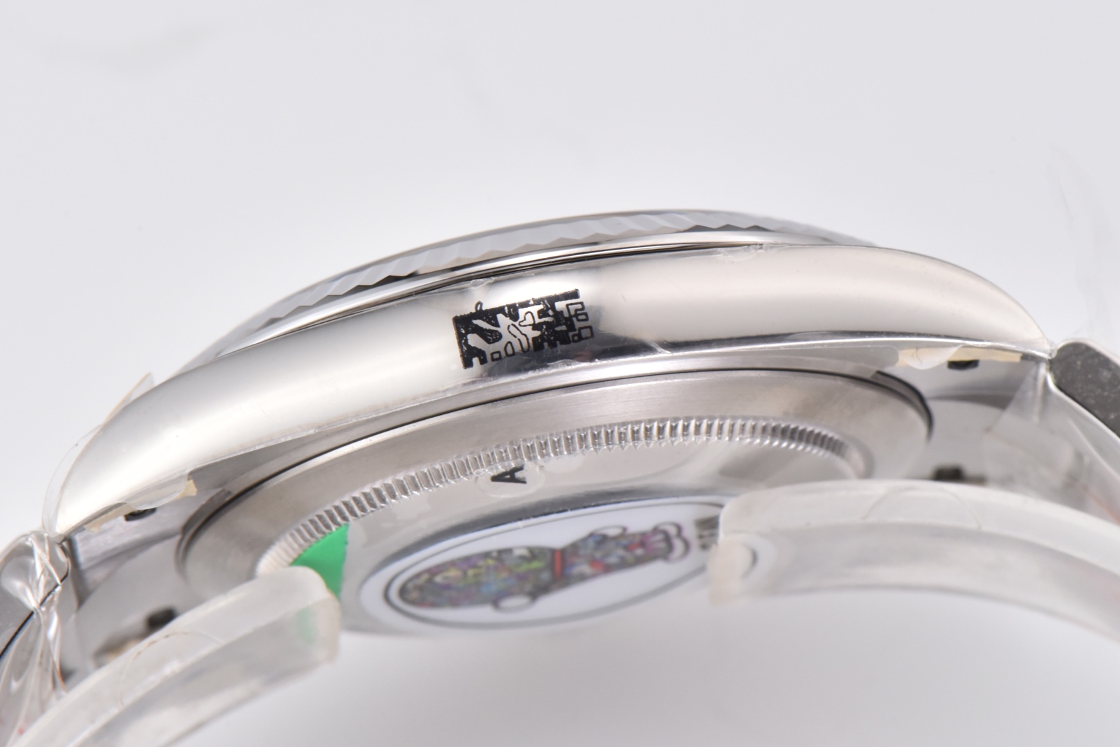 Clean Factory/C Factory Rolex 126334 Datejust 1: Features a 1:1 Super 3235 integrated movement with non-calibre decoration. Extremely stable movement. 2: Entire watch crafted from 904L stainless steel /paired with AR factory steel bracelet and IP vacuum-plated platinum bezel / Free replacement if color fades 3: Dial sunburst pattern nearly identical to genuine 4: Market's only version with authentic calendar font; subsequent 1-31 date displays feature genuine/fake font comparison 5: Only replica achieving luminous hands/indexes in matching color, achieved through third-party manufacturing + self-procured Swiss C1+C3 luminous powder. 6: Indexes/crown logo studs feature full platinum electroplating. Though clean styles are scarce, nearly every piece is a masterpiece. Completely resolves most Datejust pain points on the market—born for perfection. clean-datejust - Image 5