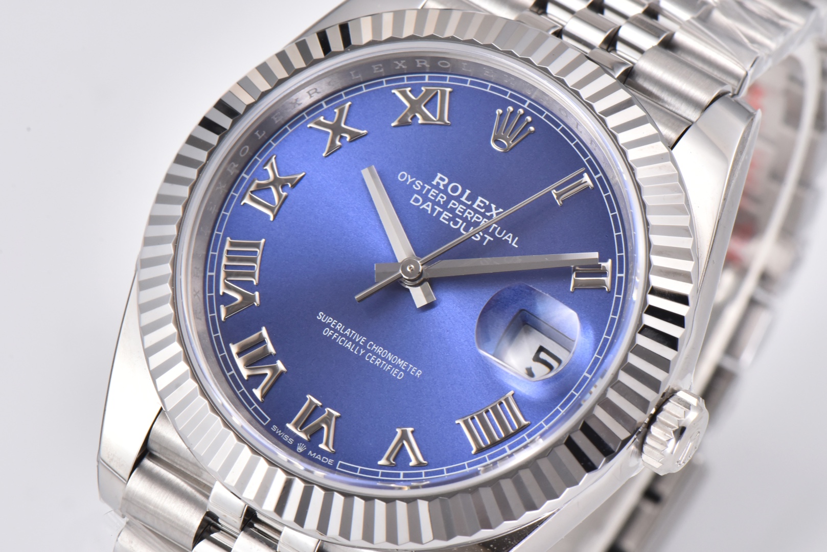 Clean Factory/C Factory Rolex 126334 Datejust 1: Features a 1:1 Super 3235 integrated movement with non-calibre decoration. Extremely stable movement. 2: Entire watch crafted from 904L stainless steel /paired with AR factory steel bracelet and IP vacuum-plated platinum bezel / Free replacement if color fades 3: Dial sunburst pattern nearly identical to genuine 4: Market's only replica with authentic calendar font; subsequent 1-31 date fonts individually verified against genuine 5: Only replica achieving matching luminous hands/indexes in matching color—all processed by third-party factories + self-sourced Swiss C1+C3 luminous powder. 6: Indexes/crown logo studs feature full platinum electroplating. Though clean styles are scarce, nearly every piece is a masterpiece. Completely resolves most Datejust pain points—crafted for perfection. clean-datejust - Image 2