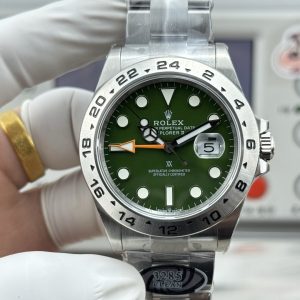 『N+ Factory』Explorer II Arrives🦾Featuring the 3285 integrated movement. New arrivals! Rolex 226570-0001 White Explorer II / 226570-0002 Black Explorer II. The Rolex Explorer II exudes extraordinary charm with its distinctive dimensions.With a 42mm case diameter, it strikes the perfect balance—neither overly bold nor understated, yet commanding a strong presence on the wrist. Compared to the first generation, its dimensions are refined to better suit contemporary aesthetics and wearing habits. Choose between the classic black dial or the distinctive white dial. Case Diameter: 42mm Material: 904L Stainless Steel Movement: 3285 Integrated Movement Functions: Dual Time Zone GMT