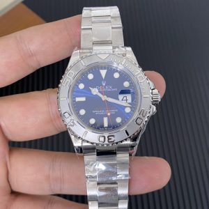 Tell me—for year-end dinners and gatherings, which one should I wear for special occasions?